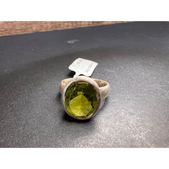 NEW size 7.5 peridot oval cut gemstone sterling silver ring 5.96 grams - Picture 7 of 16